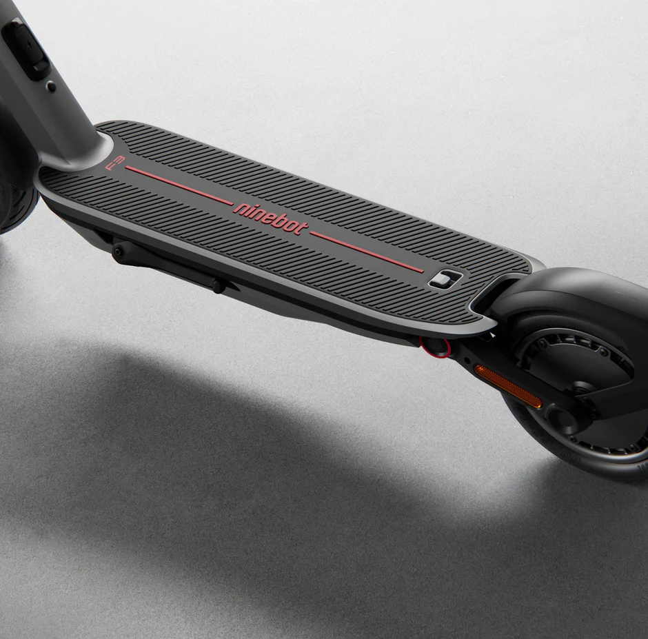 Ninebot eKickScooter F3 PRO E – Bild 3